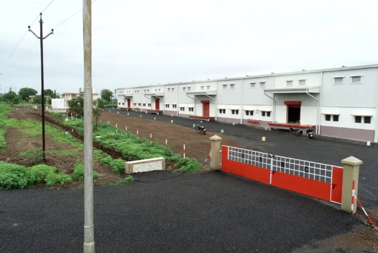 steel portal frame warehouse
