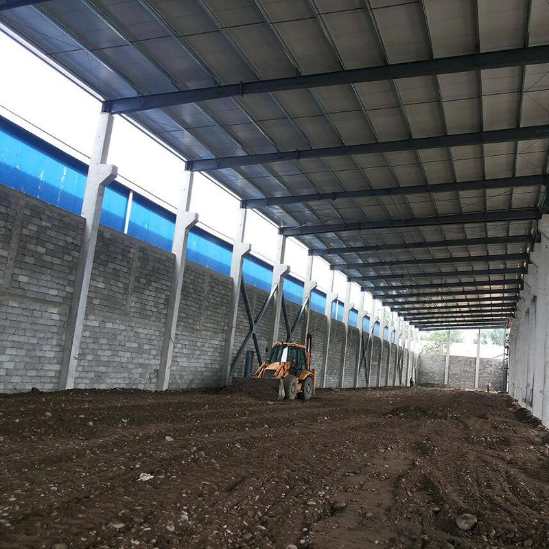 In summer, the ventilation and cooling of steel structure workshop are realized by ventilators